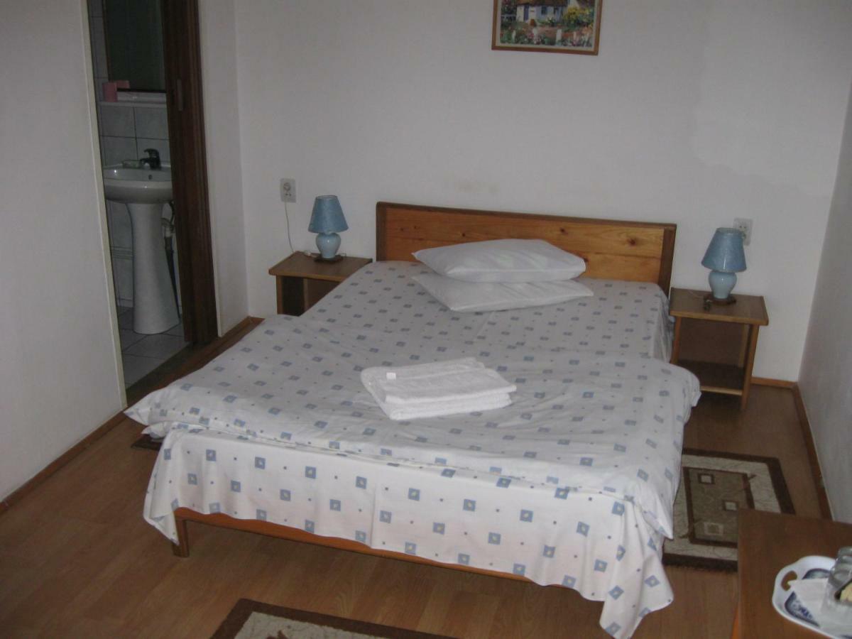 Pensiunea Amo Vălenii de Munte Eksteriør billede